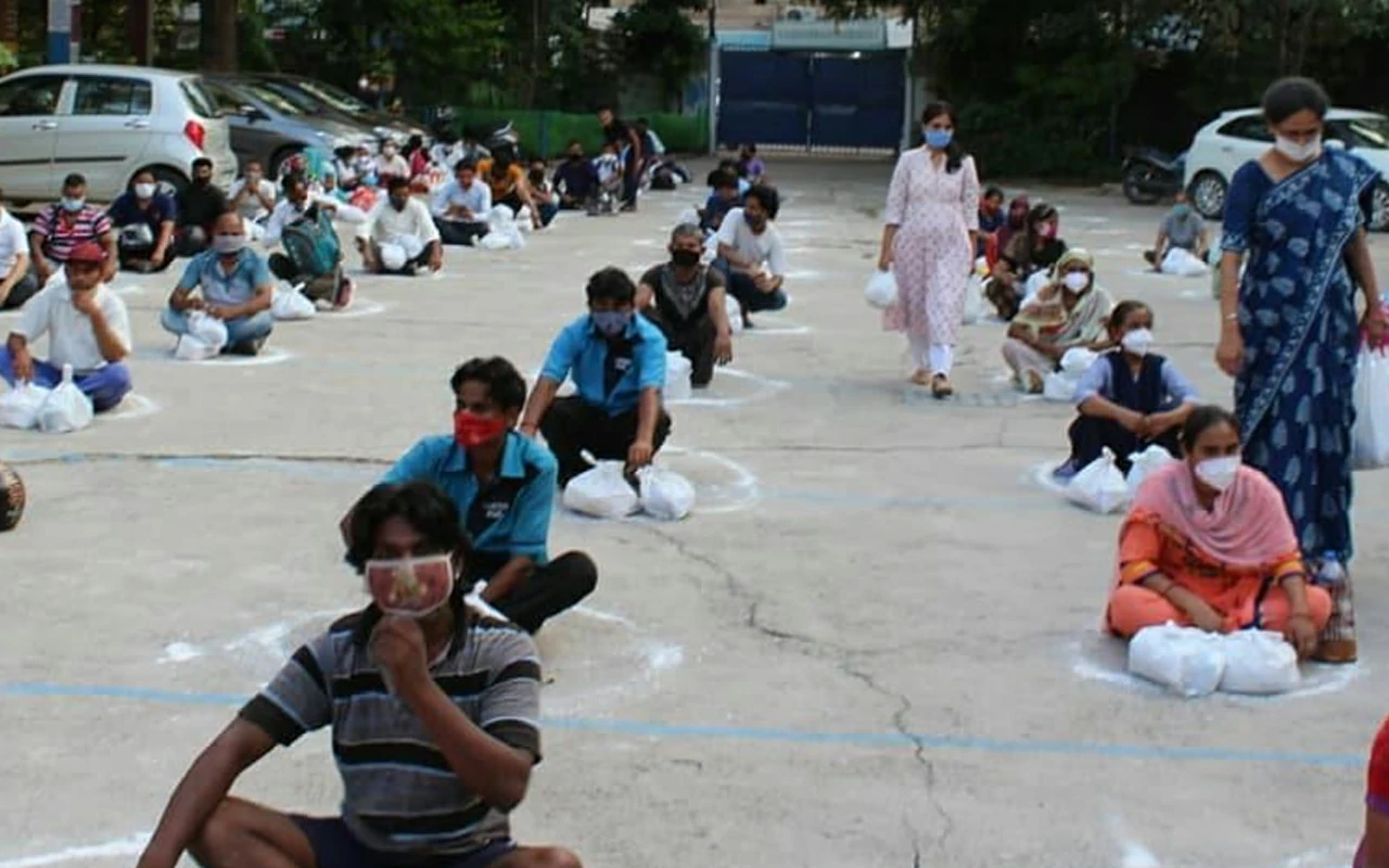 Project Aabhaar for distribution of ration and hygiene kits for sanitation workers